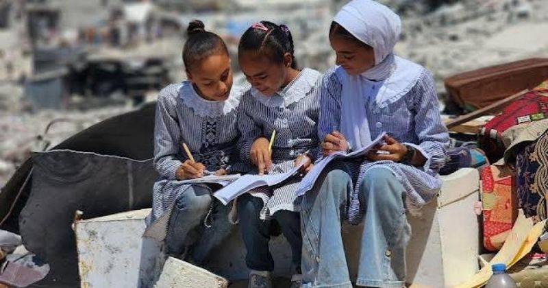 التعليم الفلسطيني على حافة الأمية.. حرب غزة تهدد عقودًا من خفض معدلاتها