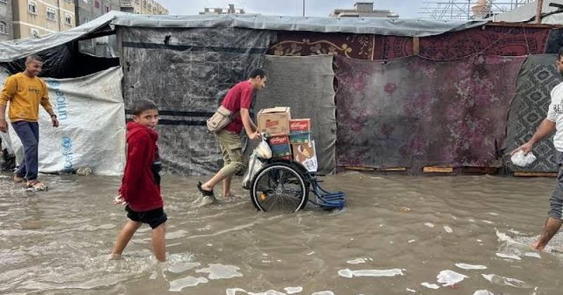 الإعلامي الحكومي يوجه نداء عاجل لحماية نازحي غزة قبل الشتاء