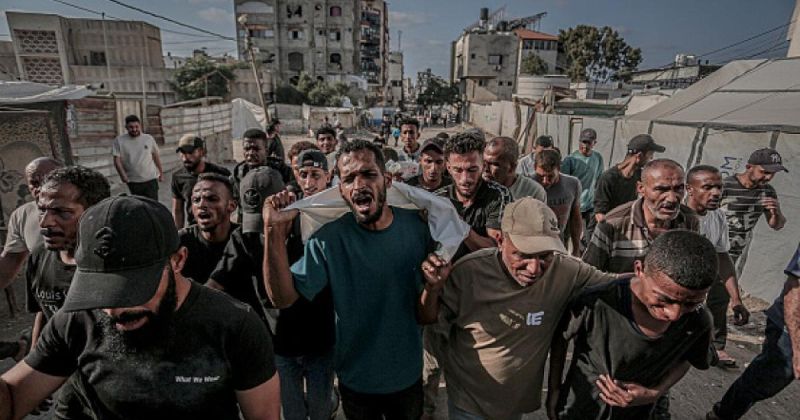 شهيدان في غزة وقصف مدفعي والاحتلال يوسع الخط الأصفر في الشمال