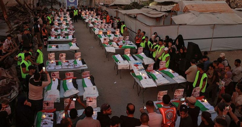 تشييع رفات 75 شهيدًا في غزة وسط استمرار الخروقات الإسرائيلية