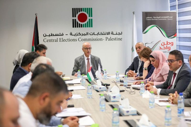 خلال لقائه مع مؤسسات المجتمع المدني...الحمد الله يؤكد إجراء الانتخابات التشريعية في موعدها المقرر