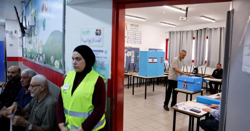 تضييق من قوات الاحتلال وتحريض من نتنياهو يستهدفان الناخبين العرب في الداخل المحتل