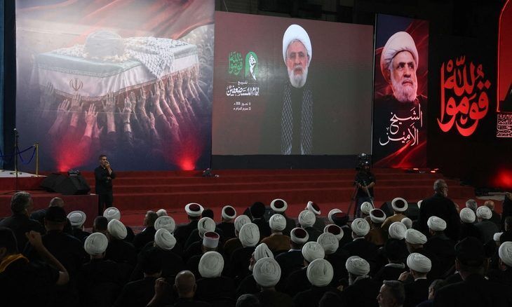 انفتاح حزب الله على دمشق: مناورة لكسر العزلة أم تنفيذ لأجندة طهران؟