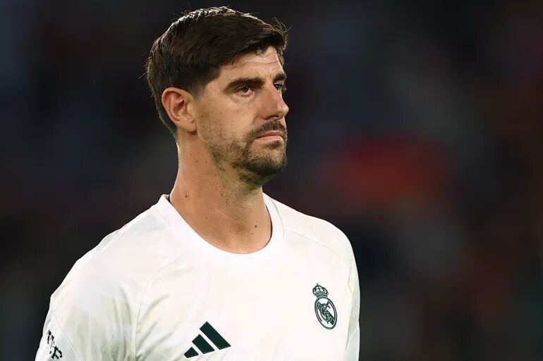 كورتوا: تفوق برشلونة الهجومي يمنحه زخماً إعلامياً أكبر من ريال مدريد