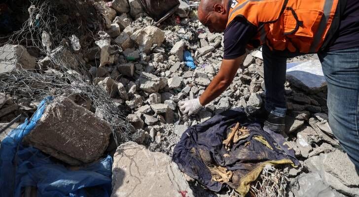 ملادينوف يحذر: حل الدولتين بات مستحيلاً في ظل تصعيد الضفة وجمود ملف غزة