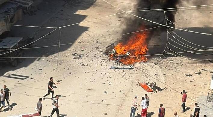 استشهاد 3 فلسطينيين في غارة استهدفت مركبة مدنية غرب غزة