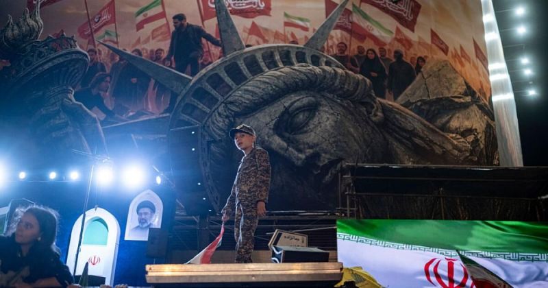 تصعيد عسكري مباشر بين واشنطن وطهران: رسائل النار تطال مضيق هرمز وقواعد إقليمية