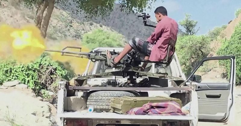 استهداف ناقلتين قبالة سواحل السعودية واشتعال جبهات القتال في تعز ولحج