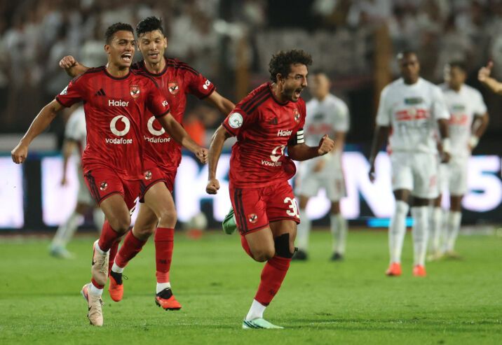 الأهلي يحسم قمة الزمالك بثنائية نظيفة وينفرد بصدارة الدوري المصري
