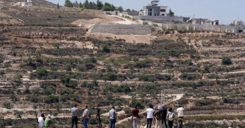 تحت حصار المستوطنين والجيش.. عائلات بلدة قصرة تواجه خطر التهجير في منازلها