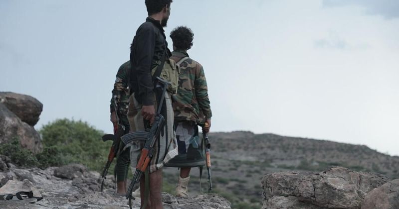 تصعيد عسكري واسع في اليمن: الجيش يستهدف مواقع استراتيجية بصنعاء وصعدة ويصد هجوماً كبيراً على تعز