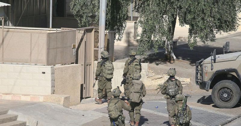 تصعيد استيطاني بالضفة: حصار مطبق على عائلات بطوباس واعتداءات واسعة في نابلس والخليل