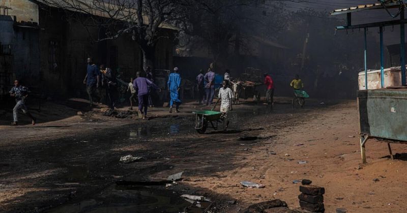 عشرات القتلى والجرحى في قصف جوي بدارفور وانقطاع واسع للكهرباء بالسودان
