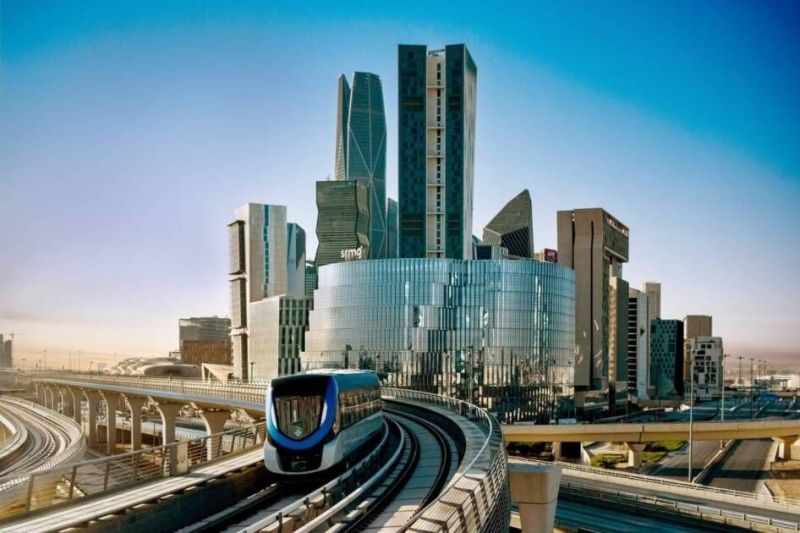 السعودية تقر حزمة إجراءات تشمل زيادة الأجور ودعم المواطنين وتعديل تعرفة الخدمات