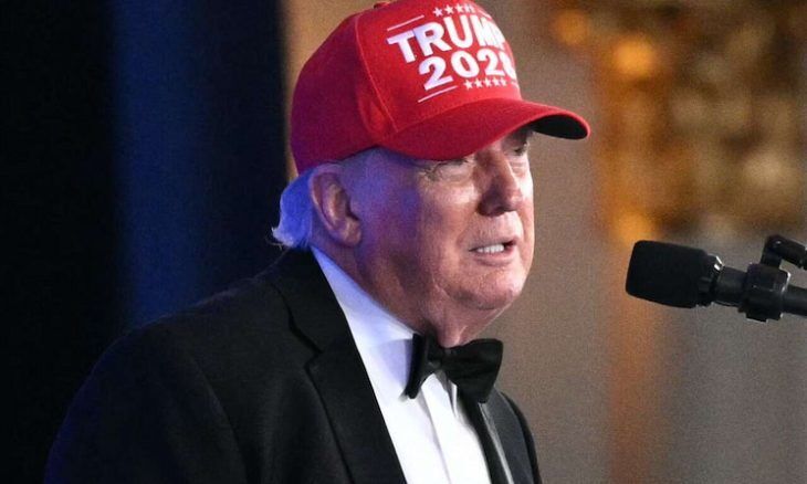 ترامب يهاجم خصومه في عشاء مراسلي البيت الأبيض ويلمح لولاية رابعة بقبعة '2028'