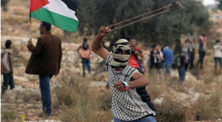 إصابة مسؤول أمن مستوطنة 'حفات جلعاد' ومستوطنين برصاص سلاحه المصادر في نابلس