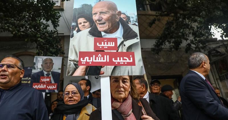 تونس: أحمد نجيب الشابي يبدأ إضراباً مفتوحاً عن الطعام في سجنه وسط تحذيرات من تدهور صحته