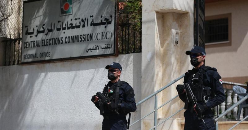 حراك القاهرة المكثف: هل تنهي انتخابات نوفمبر سنوات الانقسام الفلسطيني؟