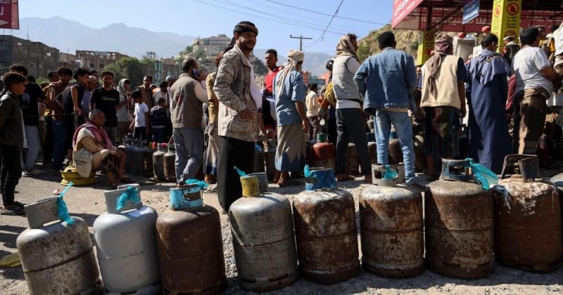 حصار تعز يفاقم الأزمة الإنسانية ويهدد بتوقف المرافق الصحية عن العمل