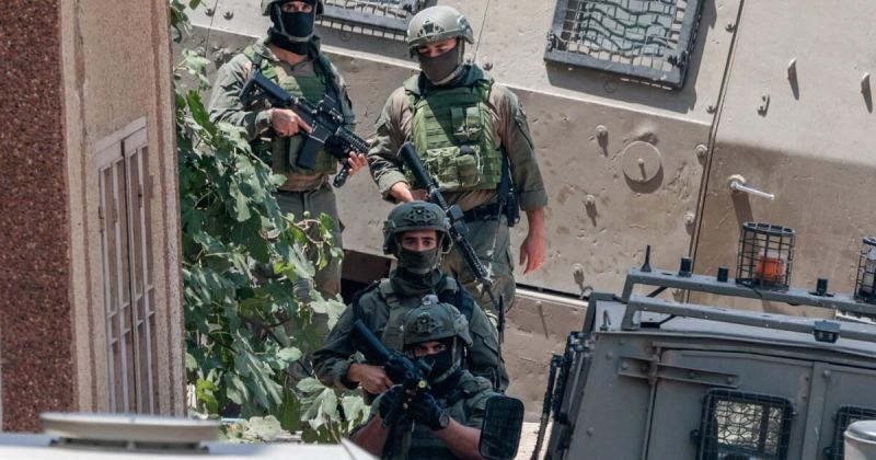 تصعيد واسع في الضفة: مدرعات الاحتلال تقتحم نابلس والمستوطنون يهاجمون البلدات