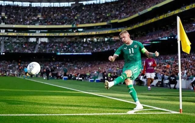 اللاعب الآيرلندي جيمس ماكلين يودع كرة القدم تمهيداً لدخول عالم الملاكمة