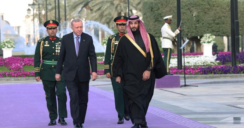 قمة ثلاثية في جدة لتوقيع اتفاقية دفاع مشترك بين السعودية وتركيا وباكستان
