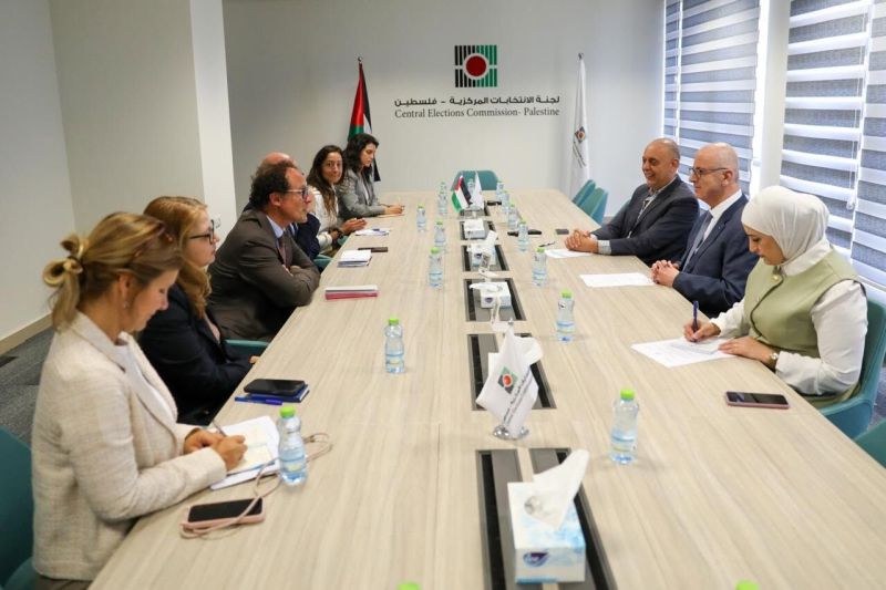 الحمد الله يطلع البعثة الاستكشافية للاتحاد الأوروبي على الاستعدادات للانتخابات التشريعية