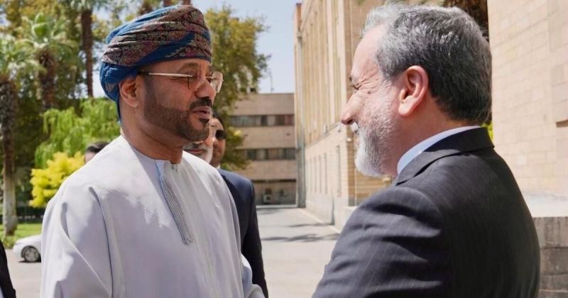 تفاهمات عُمانية إيرانية لإنشاء ممر ملاحي مؤقت وتطهير الألغام في مضيق هرمز