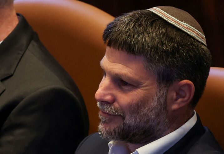تحذيرات أمنية إسرائيلية من انهيار السلطة الفلسطينية جراء الضغوط المالية لسموتريتش