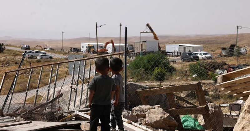 حصار في مسافر يطا: الاحتلال يحرم عائلة فلسطينية من الوصول إلى حمام منزلها