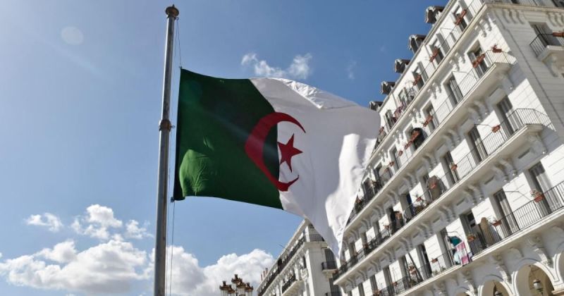 الجزائر تقطع علاقاتها الدبلوماسية مع الإمارات وتمنح سفيرها 48 ساعة للمغادرة