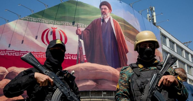 توزيع القوى في طهران: كيف تدار إيران في ظل طبول الحرب؟