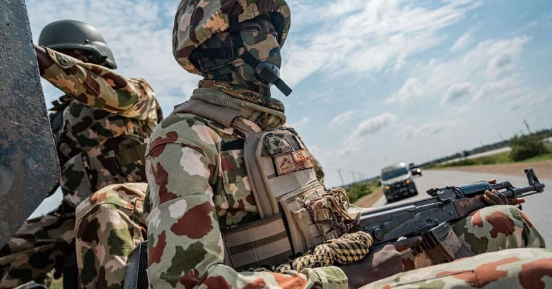 نيجيريا: مسلحون يختطفون 600 مصلٍ من مسجد بولاية النيجر ويطالبون الأهالي بالتعرف عليهم