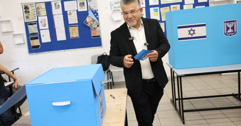 الأحزاب العربية ترهن دعمها لأيزنكوت بشراكة حقيقية لإسقاط نتنياهو