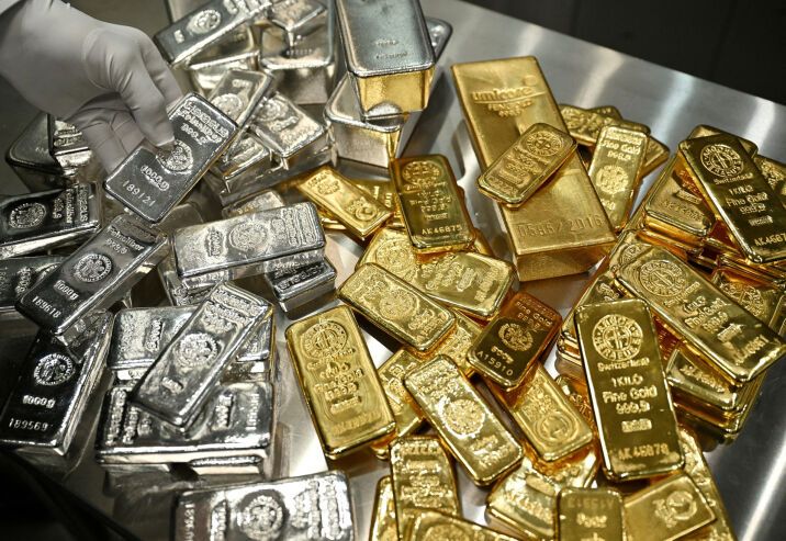 الأسواق العالمية تترقب بيانات الوظائف الأمريكية: الدولار يتماسك والذهب يتجه لأفضل أداء أسبوعي