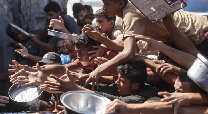 فصل مسؤول أممي في منظمة 'الفاو' بعد تضامنه مع ضحايا المجاعة في غزة