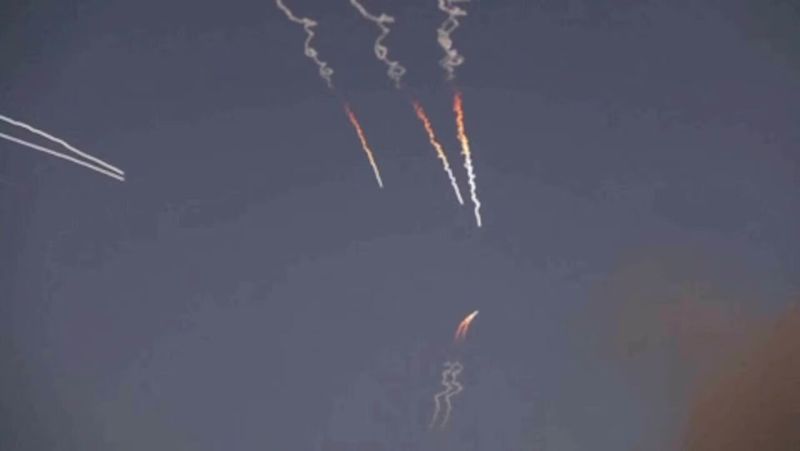 الدفاع الجوي الأردني يعترض 18 صاروخاً باليستياً أطلقت من إيران