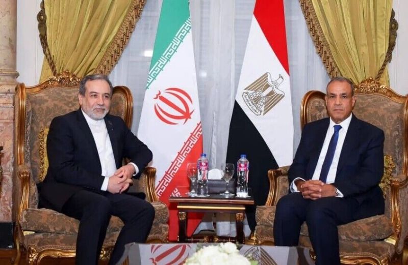 القاهرة تبلغ طهران رفضها المساس بأمن السعودية وتدعو للحوار مع واشنطن