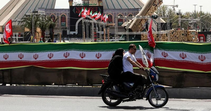 تحركات دبلوماسية باكستانية وقطرية لاحتواء التصعيد بين طهران وواشنطن
