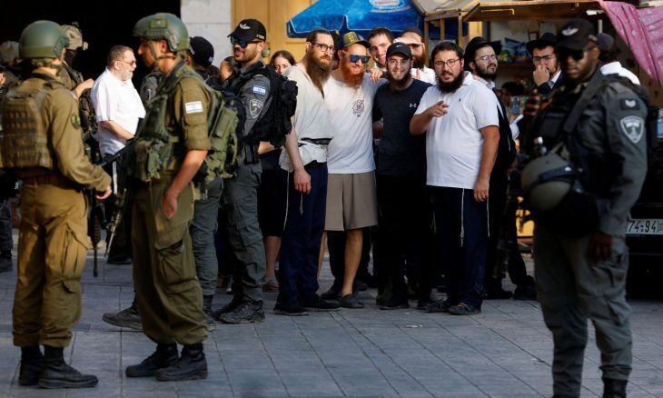 تحليل عبري: الضفة الغربية تشهد تغييراً جذرياً وتواطؤاً عسكرياً مع اعتداءات المستوطنين