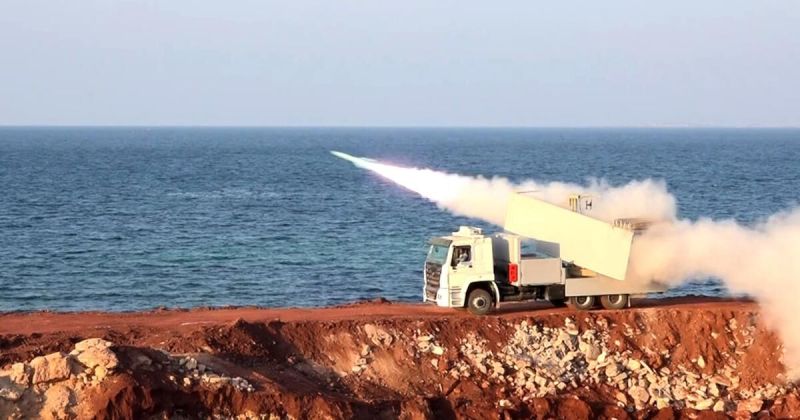 الحرس الثوري الإيراني يعلن استهداف ناقلة نفط في مضيق هرمز ويتهم واشنطن بالتحريض