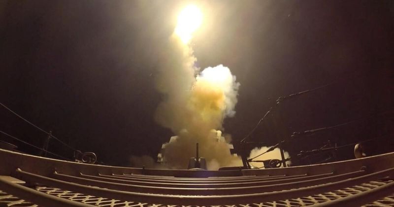 لليلة الـ13 توالياً.. غارات أمريكية تستهدف مواقع عسكرية وبنية تحتية في إيران