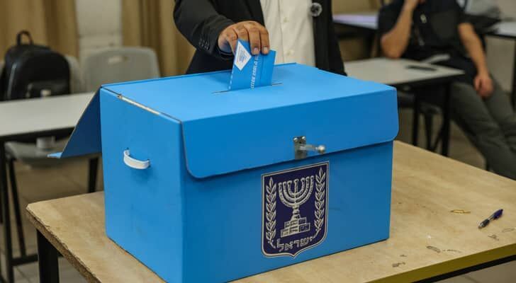 تحليل لنتائج انتخابات الكنيست: أصوات المغلفات المزدوجة تحسم المشهد وتأثير بارز للكتلة العربية