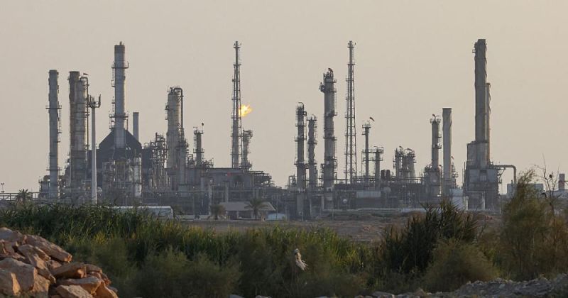 تصعيد عسكري في اليمن: اعتراض صواريخ باليستية فوق الرياض وخميس مشيط