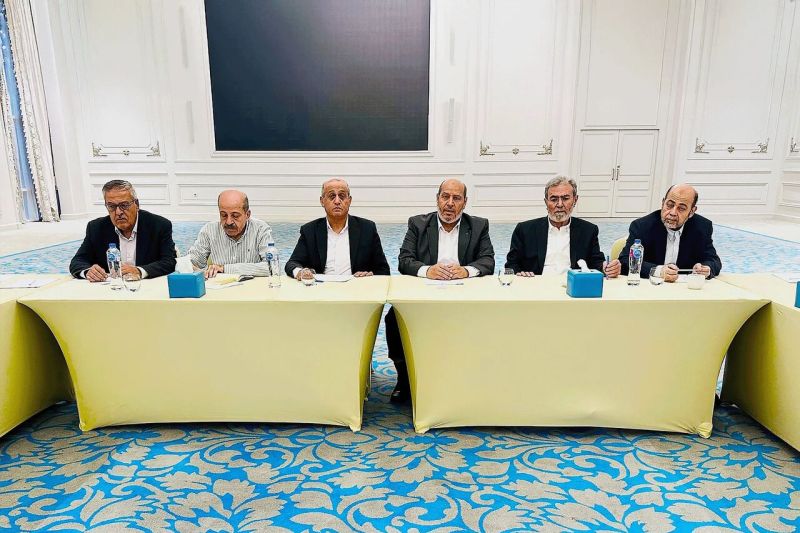 تحالفات الضرورة: هل تجمع صناديق الاقتراع بين حماس وتيار دحلان؟