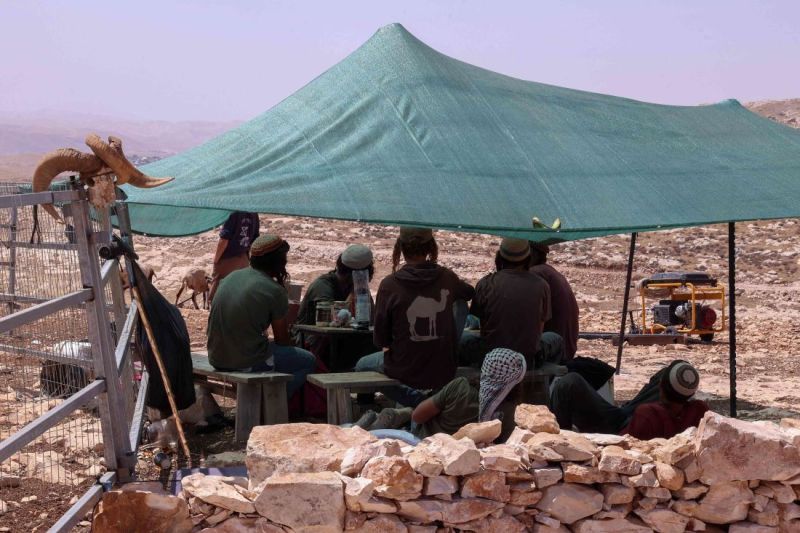 إصابات في صفوف المواطنين إثر اعتداءات للمستوطنين وقوات الاحتلال في القدس المحتلة والخليل