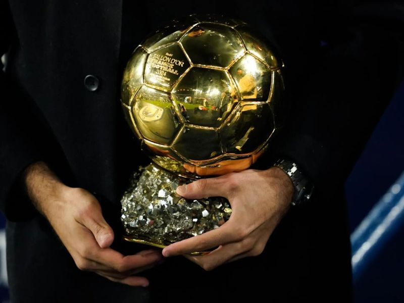ريال مدريد وبرشلونة في الصدارة وبايرن ميونخ يعزز رصيده: تاريخ الأندية مع الكرة الذهبية