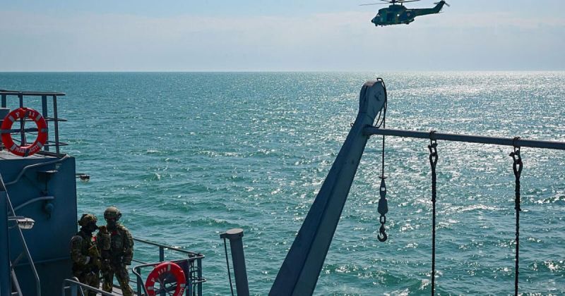 مقتل شخص وفقدان آخرين في حادث غامض لسفينة بالبحر الأسود وسط اتهامات لروسيا