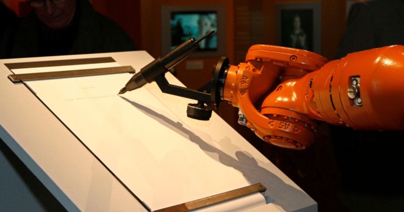 فرنسا تطلق جائزة «باسكال» للروايات المكتوبة بالذكاء الاصطناعي