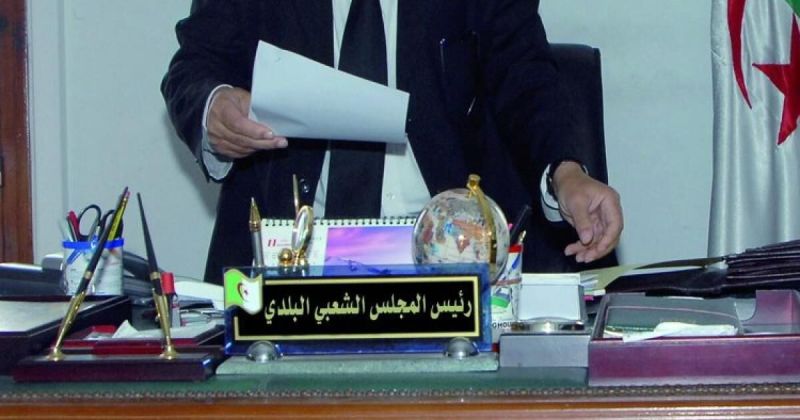 اقتباس من القذافي يطيح برئيس بلدية جزائري ويحيله للقضاء